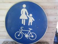 prometni znak steza za pešce in kolesarje