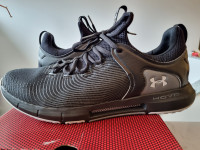 Fitnes copati Under Armour HOVR RISE 2