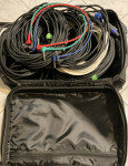 Komplet različnih audio kablov