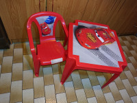 Otroška mizica +2 stola Lightning McQueen ali Strela McQueen