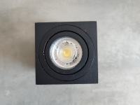 Anbientna LED kocka z prilagodljivim snopom svetlobe