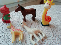 Figure-komplet žirafe, punčka, sestavljivi konj (5 Kom)