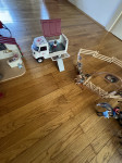 Otroške igrače konj, hlev, reševalno vozilo Schleich