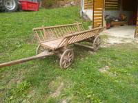 leseni kmečki voziček