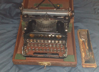 Prodam starejši zložljivi pisalni stroj Perkeo