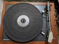 Originalen starinski gramofon LENCO B52 naprodaj