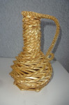 Dekorativen vrč pleten iz slame, višina 16,5 cm