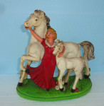 Kip, dekle s konjem, iz gipsa, starejsi