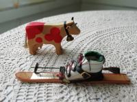 Suvenir - lesena krava in dekor s termometrom (obešanka)