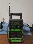 Radio Hitachi za gradbišče in 14,4V/3Ah baterija.