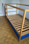 Dvostranska postelja, ki raste z otrokom