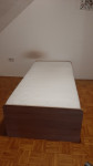 Postelja (90x200) in Pisalna miza (50x75x120)