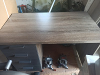 Pisalna miza 110 x 60 cm, višina 76 cm