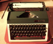Pisalni stroj Erika