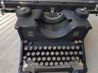Pisalni stroj OLIVETTI, M40