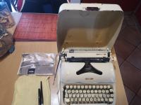 Pisalni stroj TRIUMPH - model Perfect / retro