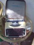 Pisalni stroj v kovčku OLYMPIA