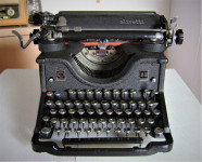 Pisalni stroji Olivetti M40 iz leta 1940