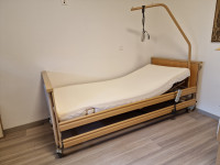 Enojna postelja ~ negovalna elektricna s stolckom,  690eu