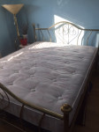 Kovinska postelja dim:160x200 cm s kvalitetnim jogi vložkom