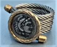 dizajnerski srebrni prstan s podobo Apolona