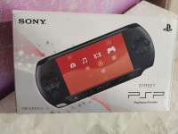 Ročna igralna konzola Sony PSP E1004 Street