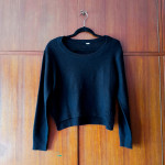 Kratek črn pulover