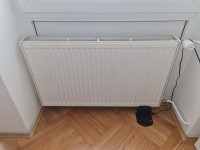 Radiator radiatorje pločevinasti s termostatskimi ventili