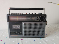 Radijski kasetofon SANYO M 9800F