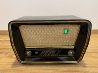 Stari Vintage Radio Nikola Tesla 58U