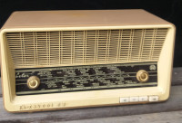 Jugoslovanski radio LOTUS RR-150 Ei Niš iz leta 1960