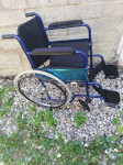 Zložljiv invalidski voziček