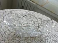 Velika brušena steklena skleda v obliki elipse, vel. 37x19x13-15 cm