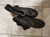 Ženski usnjeni škornji št. 39
