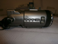 digitalni fotoaparat SONY DSC-F707