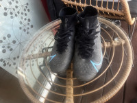 nogometni čevlji Nike Mercurial-kramponi št 43