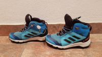 Otroški pohodni čevlji Adidas Terrex št. 34, Goretex