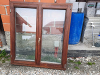 Okno leseno