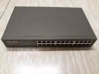 TP-LINK stikalo / switch TL-SF1024D, 10/100 Mbps
