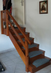 lesene stopnice + kovinsko ogrodje / stopnišče