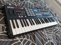 Akai MPK49 MIDI kontroler