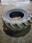 Prodam traktorsko pnevmatiko Firestone 420/70/R24