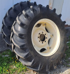 Traktorske gume 16.9 28 s platišči Zetor
