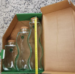 Nerabljene tri steklene posode za shranjevanje, kot komplet