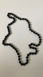 Ogrlica iz črnih kamnov 66cm