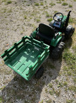 Otroški traktor na akumulator 24V