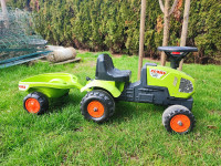otroški traktor Claas s prikolico