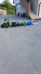 Otroški traktor na pedala John Deere+priključki