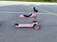 Scoot&Ride skiro in čelada - roza