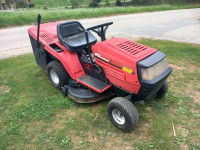 Vrtni traktor kosilnica MTD 145/102